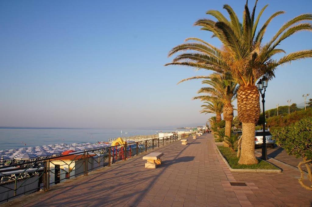Monolocale Deluxe A 2,7 Km Dal Mare Per 2 Persone Apartment Siderno Екстериор снимка